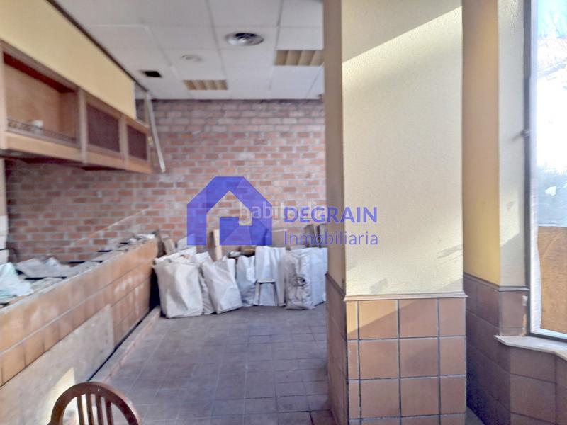 Foto 71ec0d0c-19a3-4cb1-bc2e-f75ead0ad458. Alquiler local comercial local zona huca con salida de humos en Oviedo