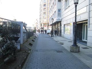 Location Local commercial  Calle ingeniero marquina. Local centrico instalado