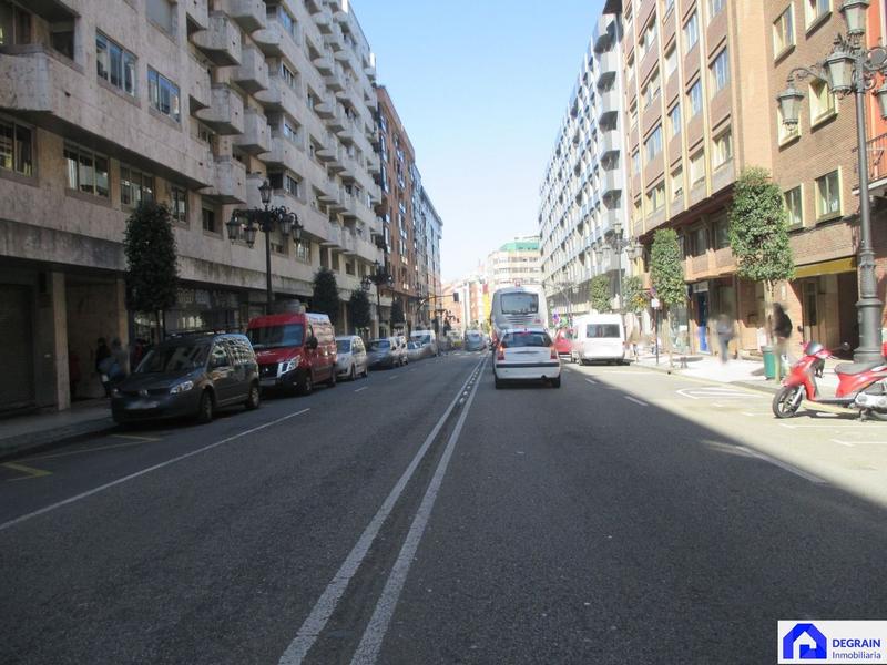 Foto e8c9dee0-8dae-478d-af04-720441e7d3a6. Alquiler local comercial local instalado de 750 metros en Oviedo