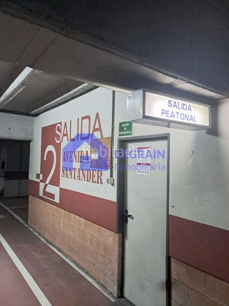 Foto 2e3988ac-a67d-485f-80a5-09726b76f115. Rent car parking in Milán - Pumarín Oviedo