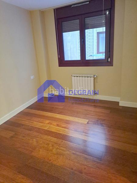 Foto 404ac020-eab6-4f61-b259-030f104d0947. Rent apartment with heating in Fontán Oviedo