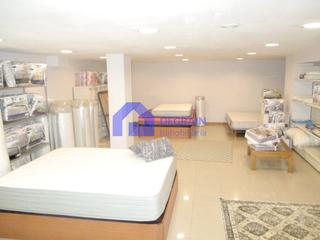 Affitto Locale commerciale in Milán - Pumarín. Local instalado en venta y alquiler