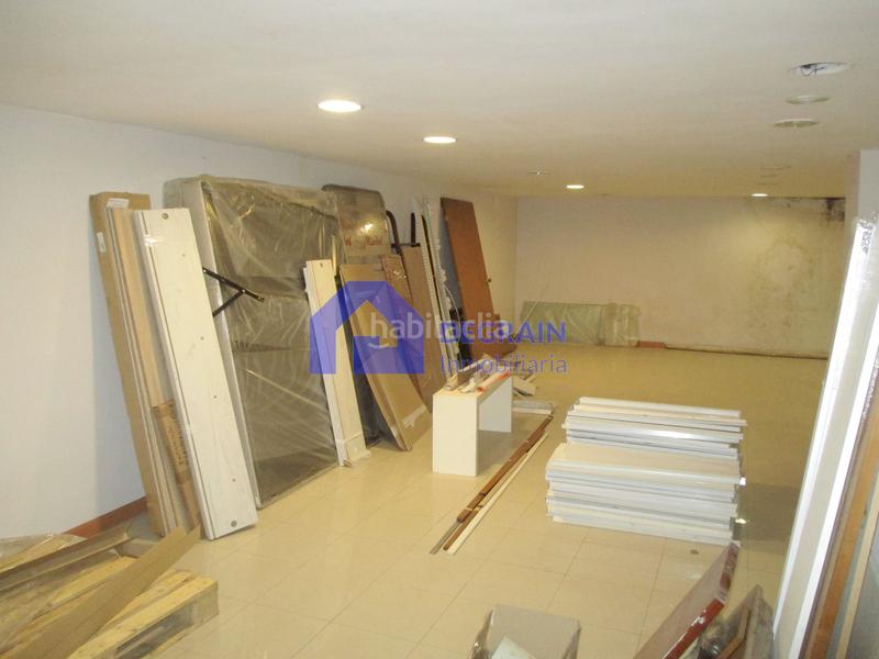 Foto c0ad535f-9aa9-4499-8c74-ef3f6e446005. Lloguer local comercial a Milán - Pumarín Oviedo