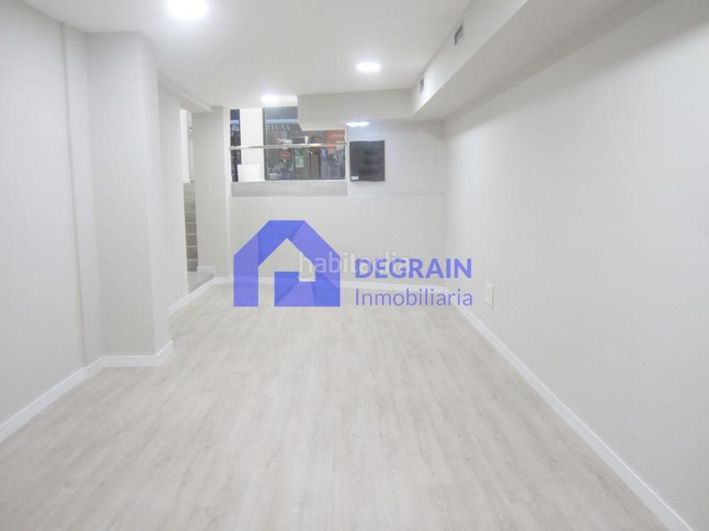 Foto 90a77fe4-2ba8-4c38-827e-c8926474c7f9. Alquiler local comercial referencia 6568 tfno información 958202318 local en alquiler en el centro amplio local instalado en el mismo centro de en Oviedo