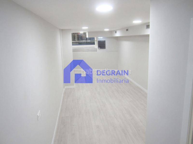 Foto d57c0c58-d0cc-436a-b38d-58e800d34466. Alquiler local comercial referencia 6568 tfno información 958202318 local en alquiler en el centro amplio local instalado en el mismo centro de en Oviedo