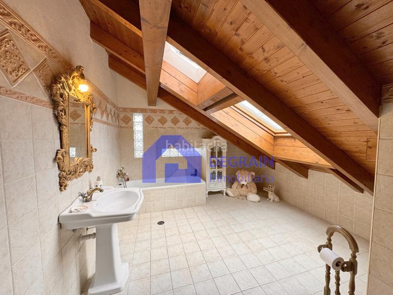 Foto 06cd63a4-df3e-41b0-858f-41d55e032c48. Casa con riscaldamento parcheggio in Parroquias Sur - La Manjoya Oviedo