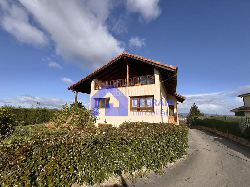 Foto 1be5ec4a-ad95-486c-b532-2ede2611ca41. Casa con riscaldamento parcheggio in Parroquias Sur - La Manjoya Oviedo