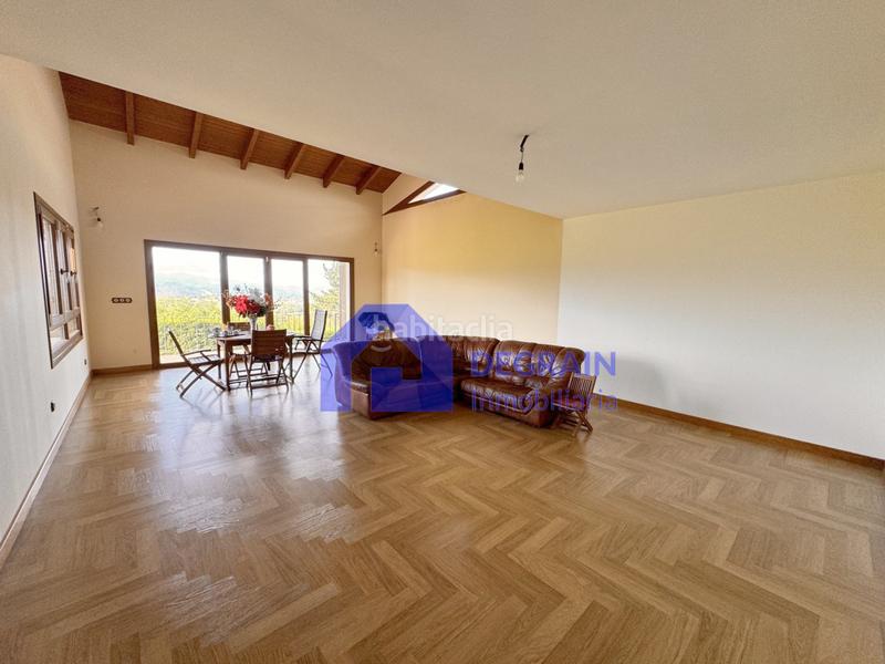 Foto 7b3faa0a-8eac-4929-b0c6-16d7a5f81008. Casa con riscaldamento parcheggio in Parroquias Sur - La Manjoya Oviedo