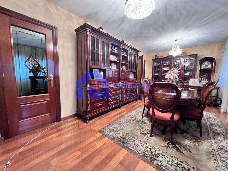 Foto 07a2a30a-6365-4a4d-a34f-f34b169a744c. Pis a Llamaquique Oviedo