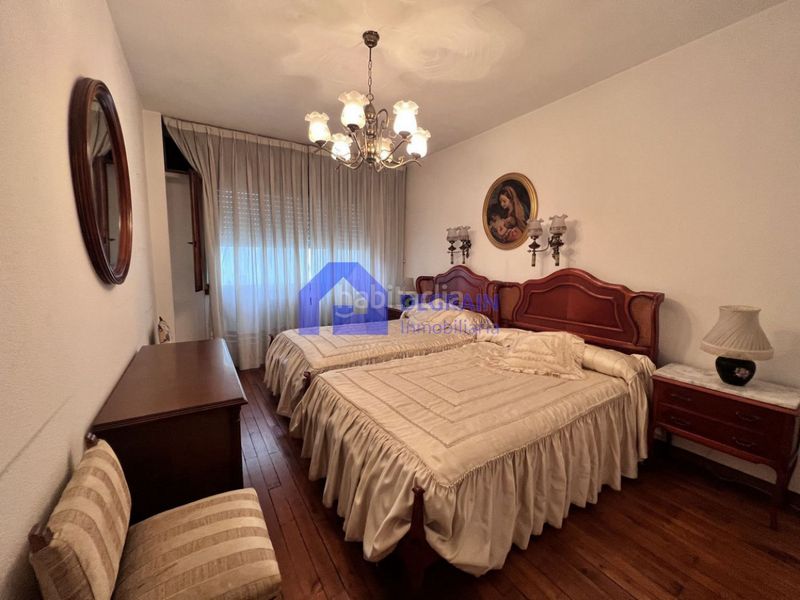 Foto 937dfbe7-5b94-482c-87d4-253ee438d999. Pis a Llamaquique Oviedo