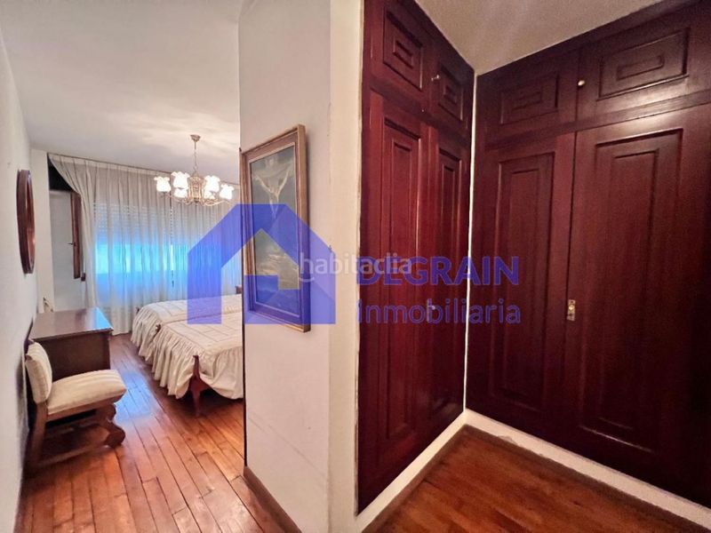 Foto ec886c4d-0d90-4dff-8e38-a09626c1e2f4. Pis a Llamaquique Oviedo