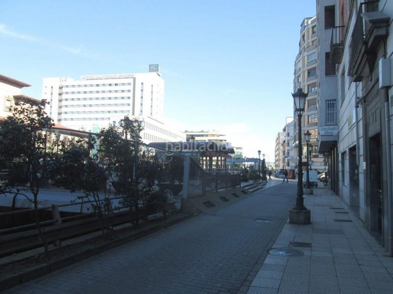 Foto 88ad918f-4721-44c0-8e01-780185b71f7c. Rent business premise in Parque San Francisco - Uría Oviedo