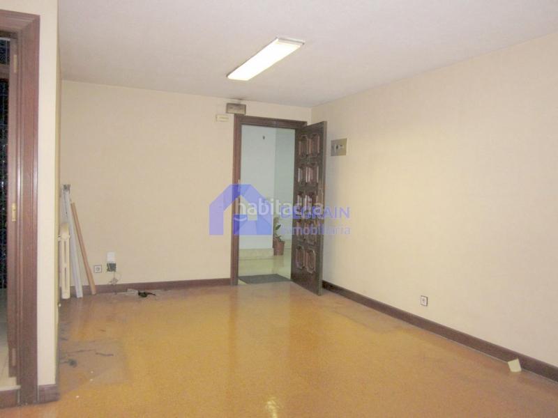 Foto f986dd83-8fe1-4d61-bce4-4c8d059abc1a. Miete büro in Salesas - Foncalada - Campoamor Oviedo