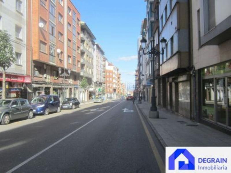 Foto d38fcd02-dce6-4d71-90c6-17147f1f65dd. Local comercial referencia6154telefono de informacion 684643991 rene local lado facultaldes del cristo este puede ser el local ideal para su negoc en Oviedo