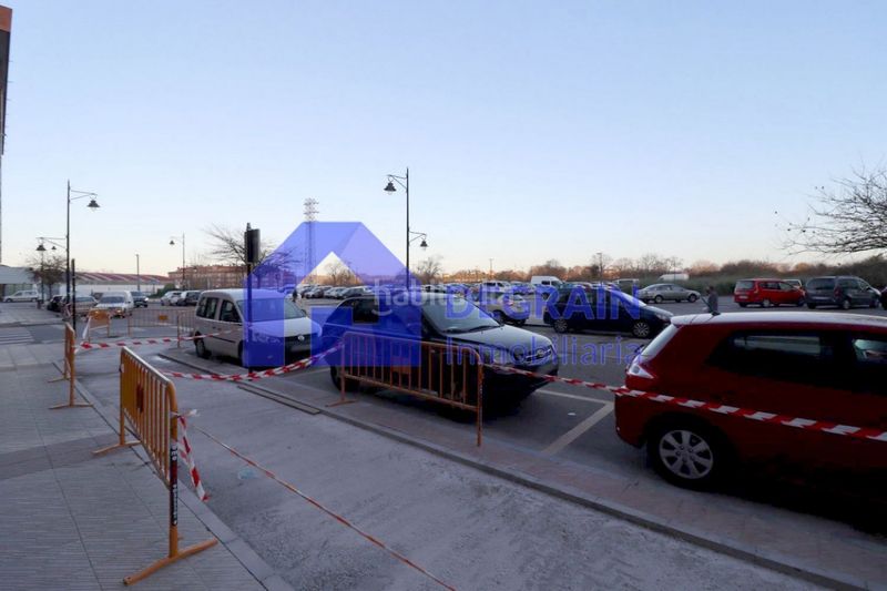 Foto efd34d91-3be5-4dd0-9b46-68d225deaea2. Local comercial a Lugones Siero