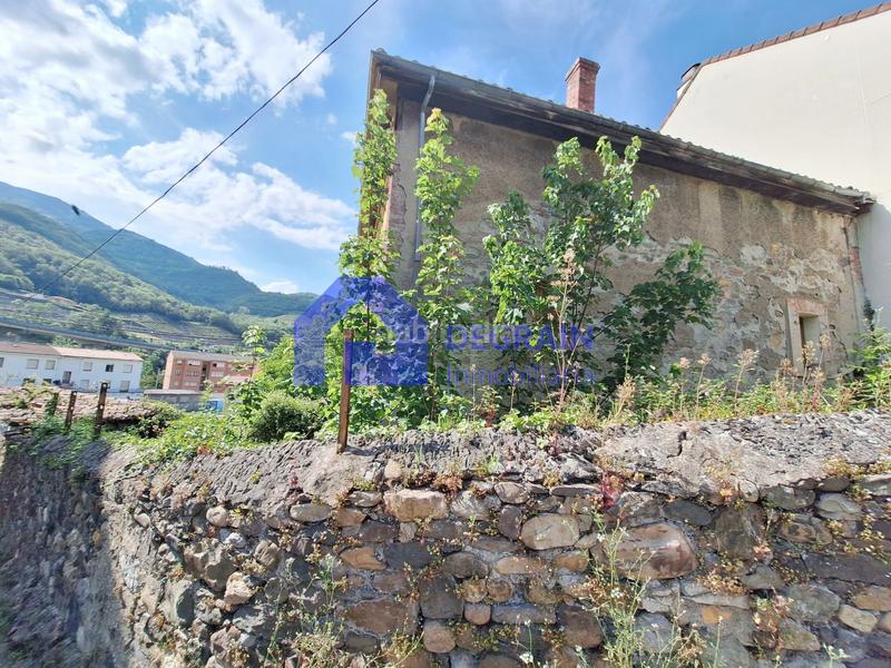 Foto 6ba6cbf9-9403-426f-bc62-25ef2813b856. Casa adossada a Lena