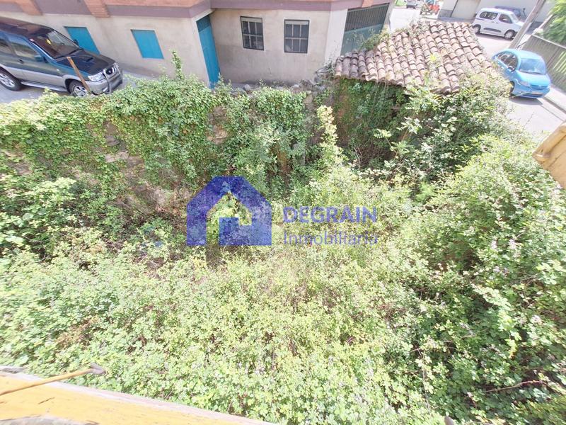 Foto 9a9803fc-ca52-42d4-94c7-b1912b44799c. Casa adossada a Lena