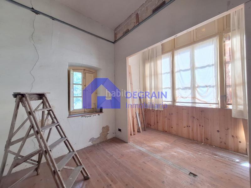 Foto b35fa6d4-b6d1-45ae-9c28-763a027a2028. Casa adossada a Lena