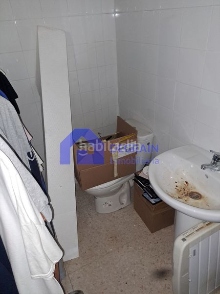 Foto 498aa5b9-3f0b-472b-be5d-cb0323f94524. Local comercial a Vallobín Oviedo