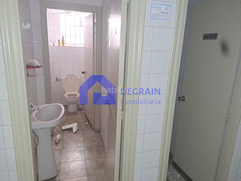 Foto 662d940c-ac81-46c4-9c84-2e47a3e2e2d2. Local comercial a Vallobín Oviedo