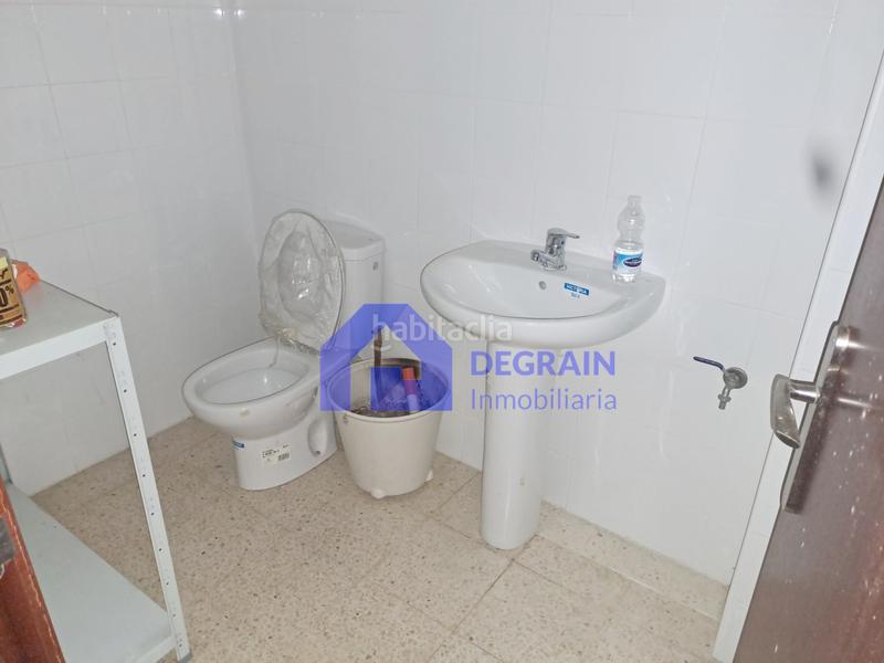 Foto a03497a5-9eef-417f-ab6a-75a3c4b44d54. Rent business premise in Vallobín Oviedo