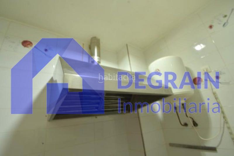 Foto 1203a1ac-a909-407d-be79-7f59bad90969. Alquiler local comercial local avenida de torrelavega. instalado con licencia en Oviedo