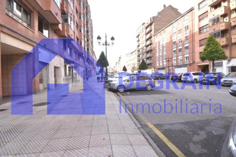 Foto 9f094201-20f8-43ff-bd3f-d243bd8804b5. Alquiler local comercial local avenida de torrelavega. instalado con licencia en Oviedo