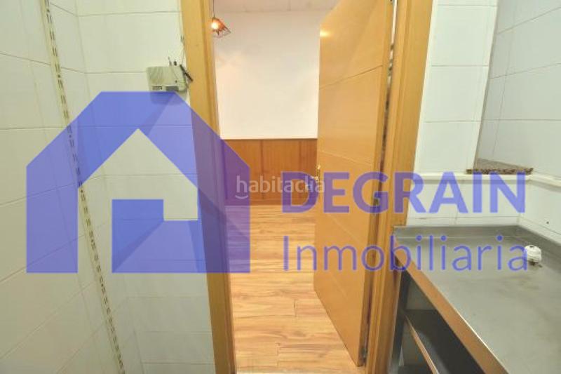 Foto b6c8f772-07c5-4ec4-b1b5-020092e089b9. Alquiler local comercial local avenida de torrelavega. instalado con licencia en Oviedo