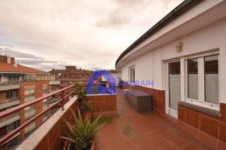 Appartamento  Oviedo - calle fernando alonso. Atico con terraza en venta. zona dominicos. cuatro dormitorios