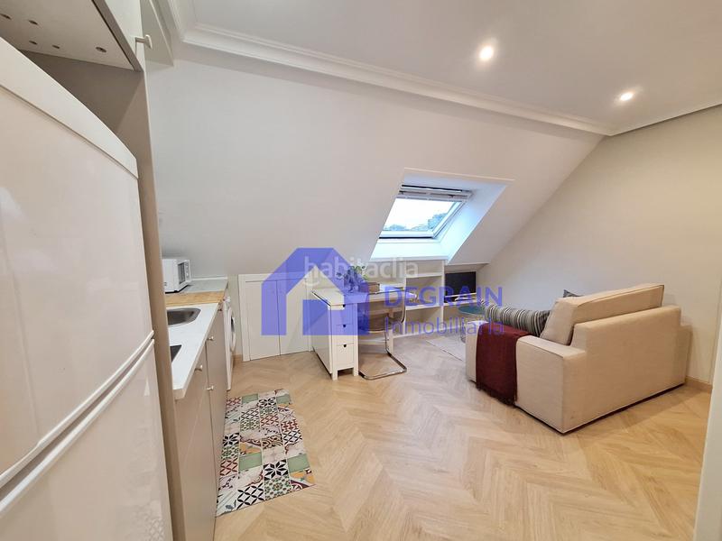 Foto 2d3f784f-8cdb-465e-97d8-78f4bb10166d. Miete etagenwohnung mit heizung in Milán - Pumarín Oviedo