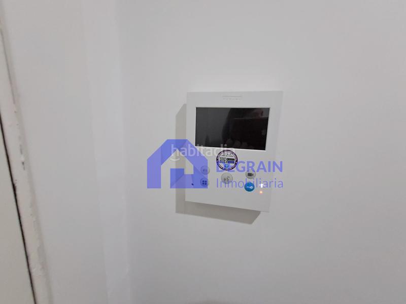 Foto d9aa9d72-e779-4fb2-a8e2-72a7f890c969. Piso ref. 9841. atención personalizada en el teléfono 684643991 venta de estudio zona parque de invierno rodeado de todos los servicios en Oviedo