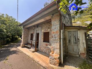 Casa  Oviedo - la peal fuelle. Casa en venta con parcela en oviedo.  naranco