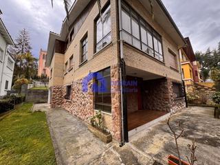 Casa  Oviedo - sacramento. Casa independiente con parcela en venta. zona plaza san miguel