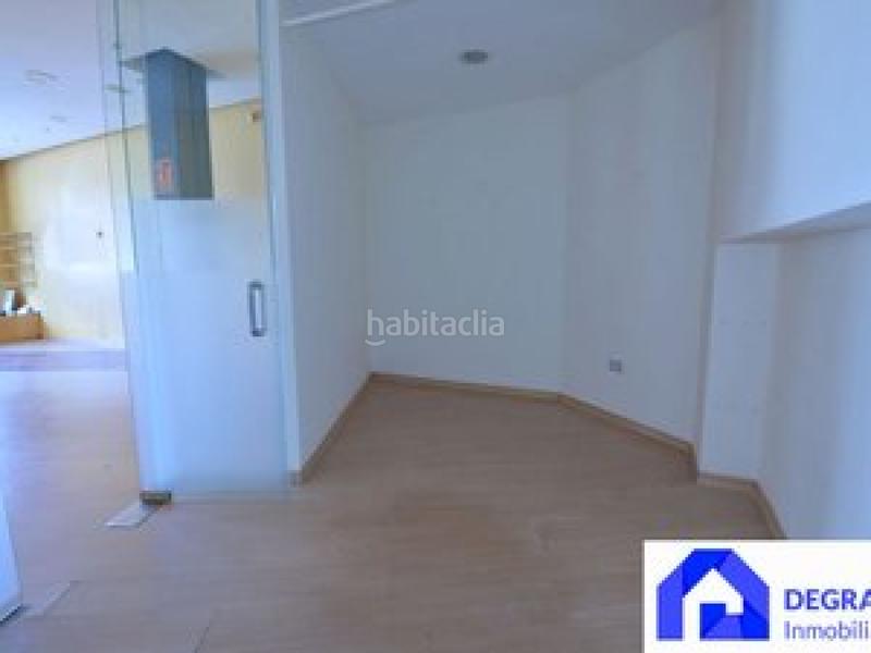 Foto cc3cf8ea-7a5b-4952-a56c-dbc6e8d20d6f. Lloguer local comercial a Milán - Pumarín Oviedo