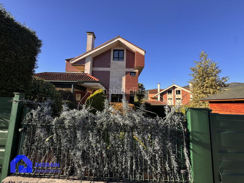 Foto ff0ba992-d9c5-412c-a9a7-81f5867d0db1. Casa Olivares chalet independiente de lujo en Olivares Oviedo