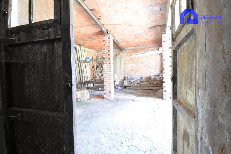 Foto 118deb95-be27-491b-b421-7d77a2484e7e. Haus mit heizung parking in Salas