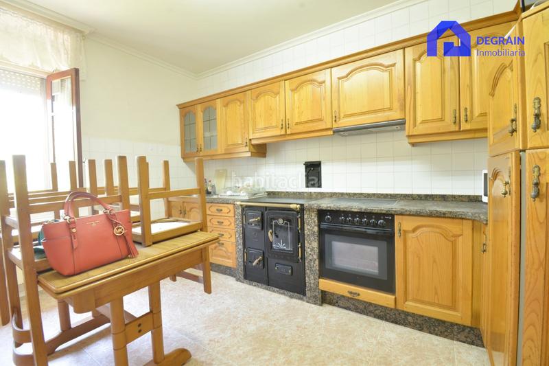 Foto 3c5d8c54-f224-4846-8cf5-b34346ca6eb9. Haus mit heizung parking in Salas