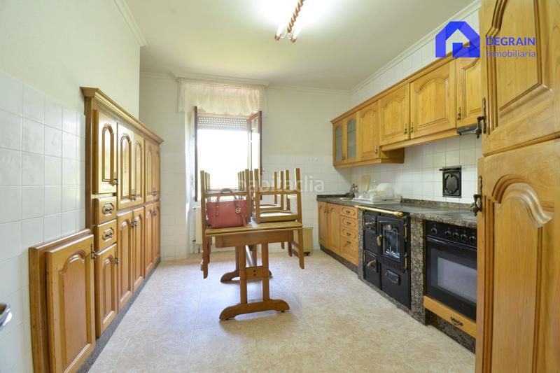 Foto 7ace280f-10a9-4d09-9bed-83a2cd882096. Haus mit heizung parking in Salas