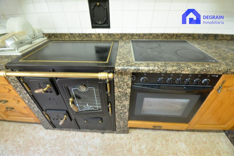 Foto 93ebe05a-3c45-41b6-9eb4-85a68e13b839. Haus mit heizung parking in Salas