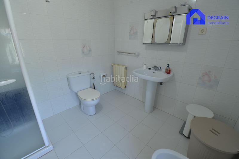 Foto b5f7d693-ce50-4686-b6a2-2a6f53e19d55. Haus mit heizung parking in Salas