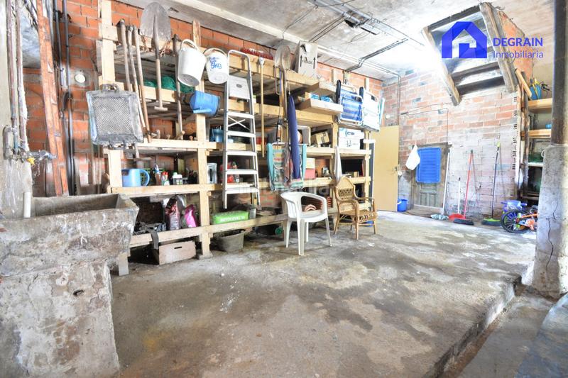 Foto e3239cd0-04a6-48bf-9771-0a3b4bd08c53. Haus mit heizung parking in Salas