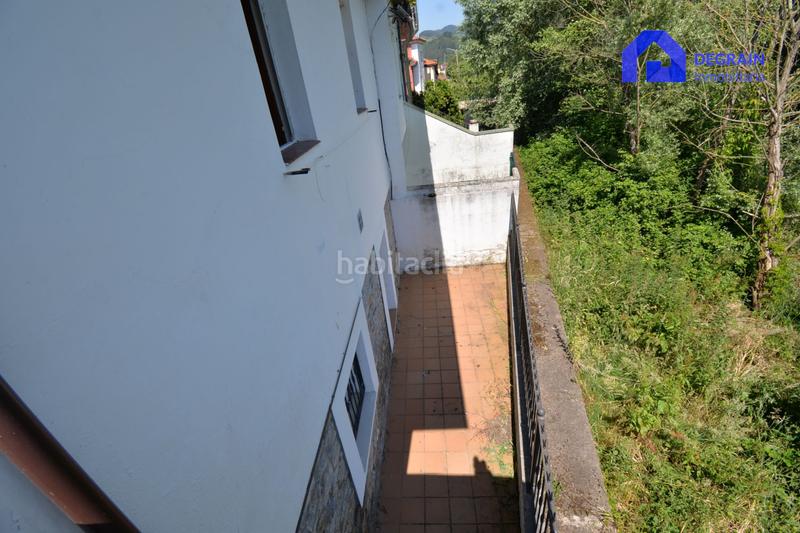 Foto f91b69ed-2bb9-465e-b53e-7481df625124. Haus mit heizung parking in Salas