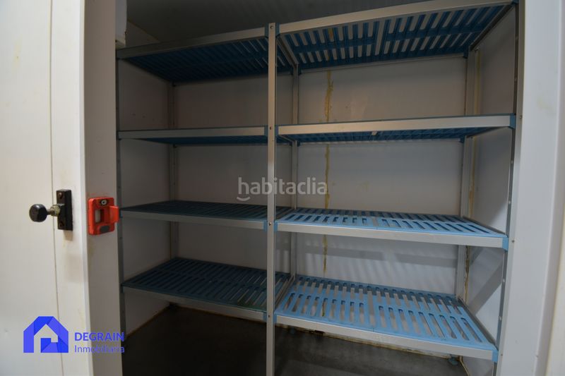 Foto b9e17a5f-8441-4fcb-b11d-0ad47f006ba7. Local comercial a Salas