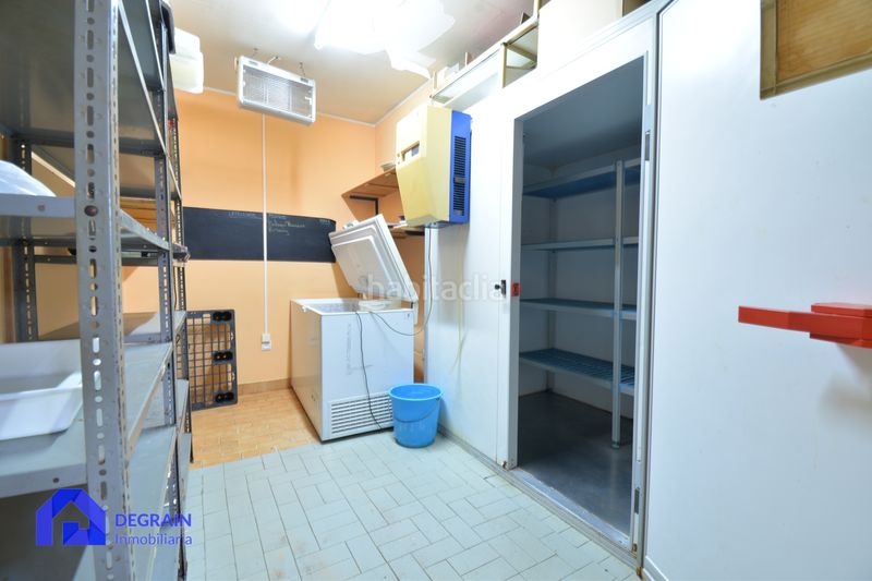 Foto fb923304-22d7-4874-814d-69a81ec3ef1c. Local comercial a Salas