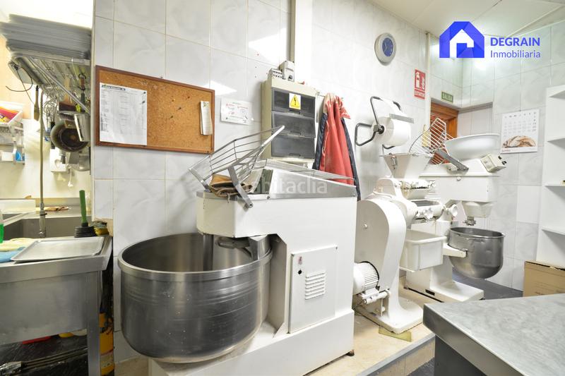 Foto f44029a7-d855-4f1a-b3b9-45908cef1bdf. Rent business premise in Teatinos - Los Prados Oviedo