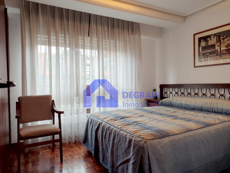 Foto d9474e0b-3296-493a-bc36-755b9e65a0df. Alquiler piso apartamento amueblado en el centro en Oviedo