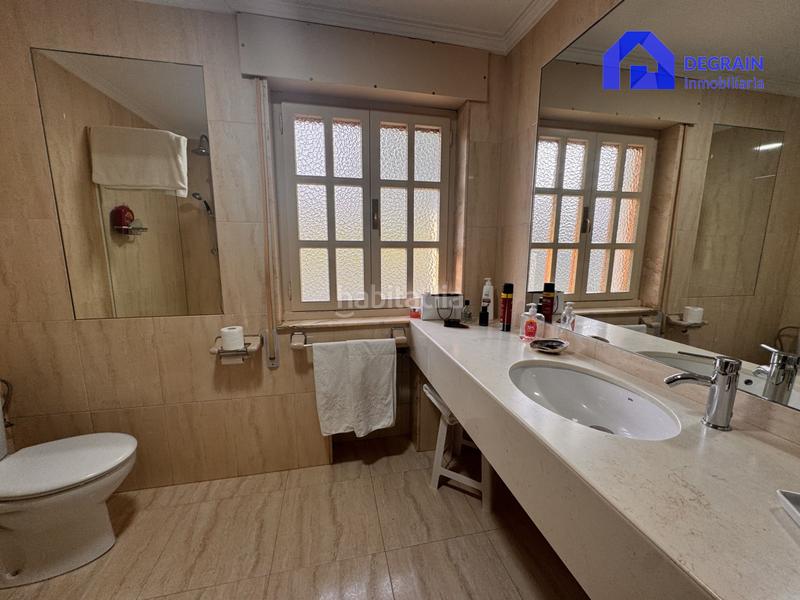 Foto 2b0d4ded-902e-4aad-8def-55863828a9cc. Casa chalet independiente con pisicna en pola . en Siero
