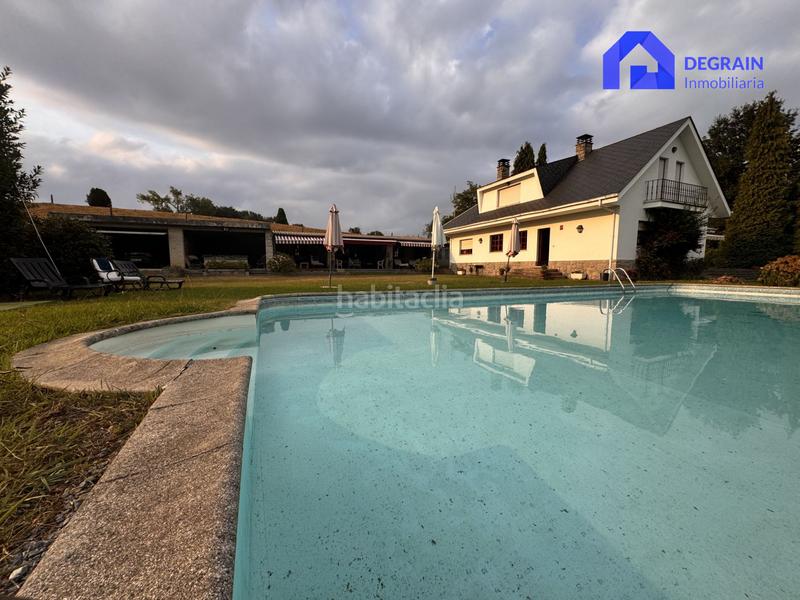 Foto 93b6240d-4903-44d5-9ebb-87bac9b1cb8b. Casa chalet independiente con pisicna en pola . en Siero