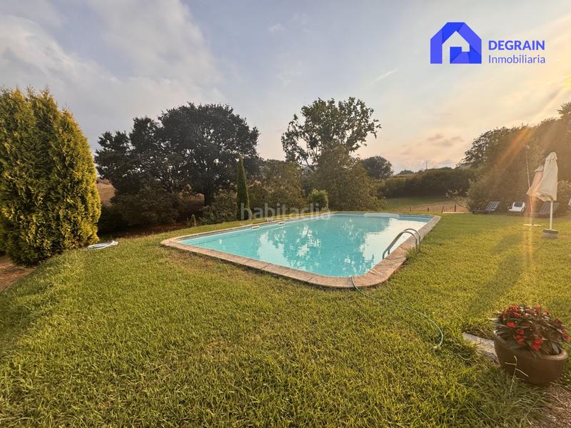 Foto b848f8ea-83ce-4165-9b6e-a9d4bd61e295. Casa chalet independiente con pisicna en pola . en Siero