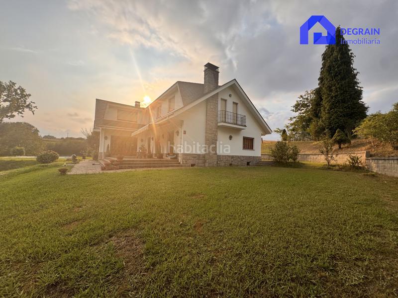 Foto bb68dd22-4e0c-44be-9449-f556d8d14ba5. Casa chalet independiente con pisicna en pola . en Siero